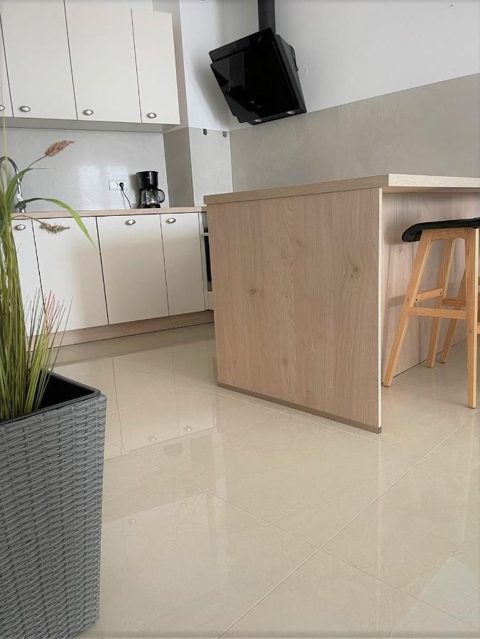 Giovanna Apartment With Terrace And Free Parking Pula Buitenkant foto